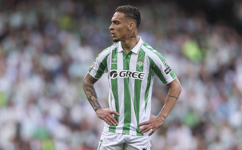 西甲争议战！贝蒂斯遭漏判3个点球，9场不败终结 安东尼进欧冠梦破碎