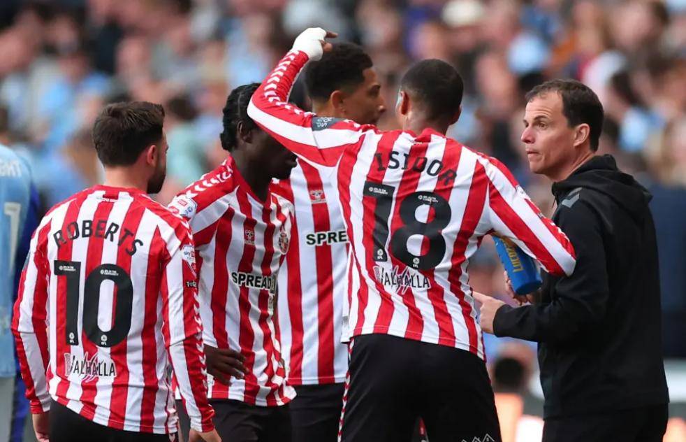 一支法甲降级队的主帅，将阔别英超8年的球队带了回来