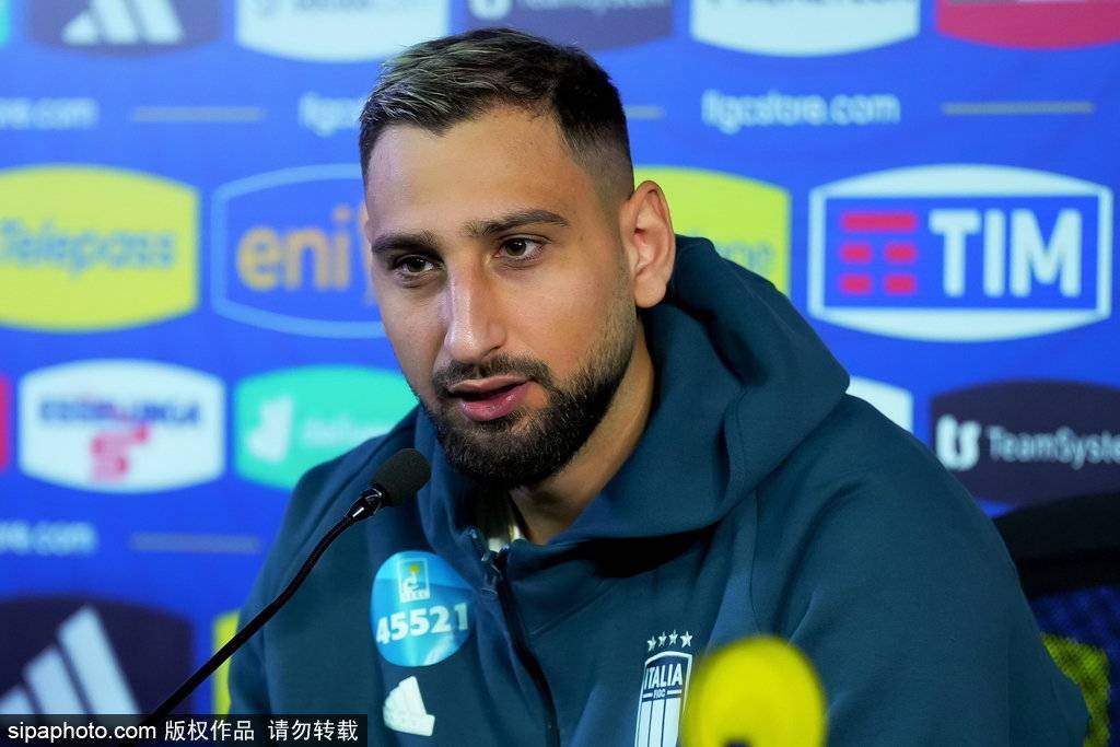 瓦尼亚：那不勒斯是冠军，孔蒂会决定首发，若能夺冠我愿刮掉胡子！